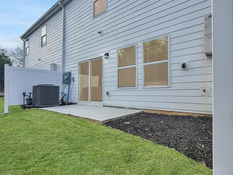 202 Round Back Way — Photo 8