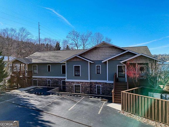 3rd image of 1405 Lakeside Rd Unit 303