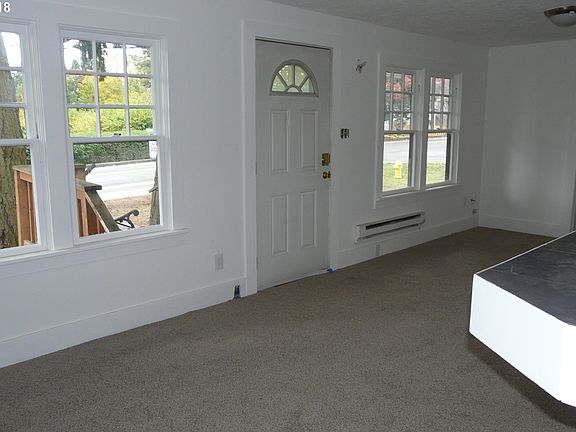 3rd image of 2429 SE Park Ave