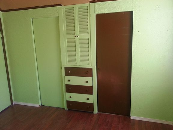 5th image of 9606 Tennyson Ave