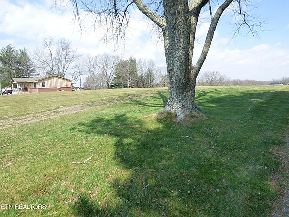2nd image of 817 Hillendale Rd