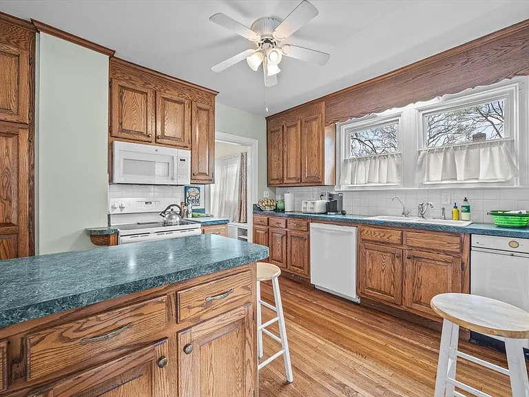 932 Woodrow Ave — Photo 17