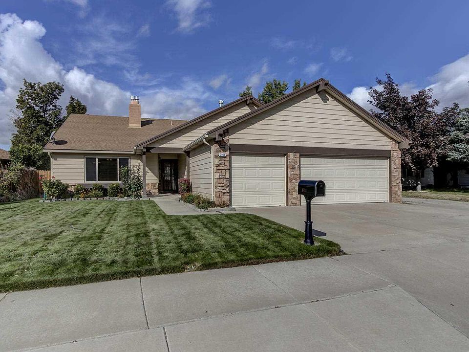 1st image of 2003 Blossom View Dr