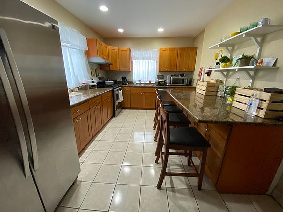 2nd image of 2575 Tiemann Ave