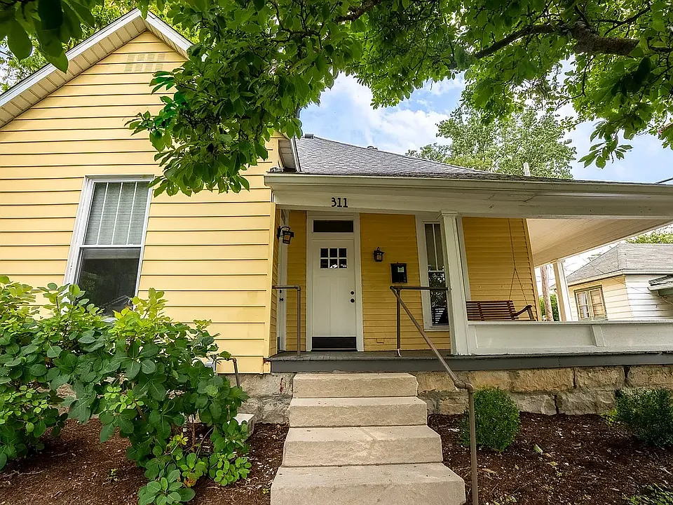 311 E Cottage Grove Ave