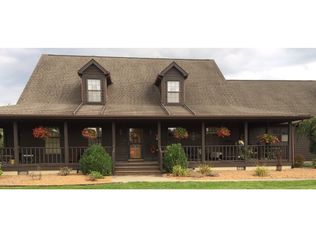 8272 N Hall Lake Rd, Kendallville, IN 46755