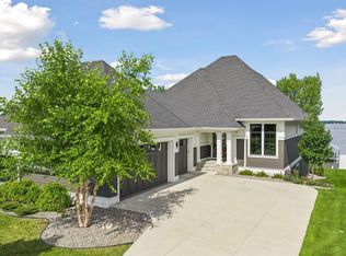 161 Lakeshore Cir, Waconia, MN 55387
