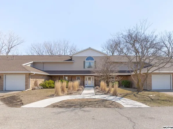 2047 Hunters Ridge Dr APT 111, Mason City, IA 50401