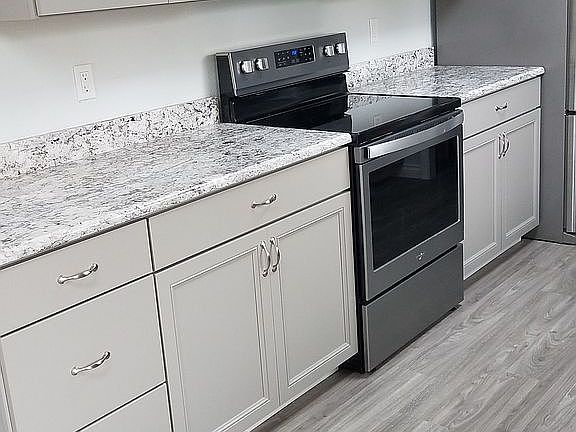 4th image of 1176 Fruitdale Dr