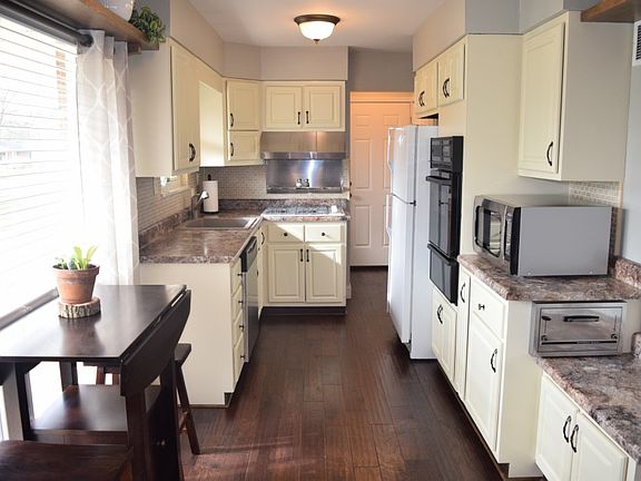 3rd image of 4019 Lynton Dr
