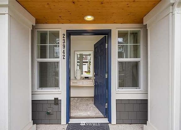 2nd image of 23942 SE 45th Pl