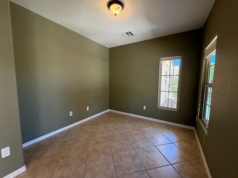 1072 Bunkhouse Ct — Photo 23