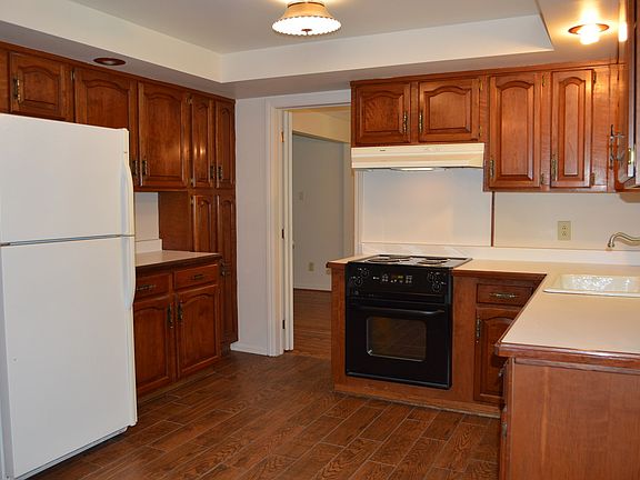 2nd image of 11 Pittsford Manor Ln