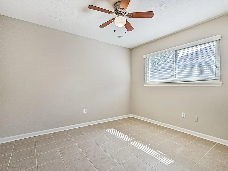 1113 N Heron Dr — Photo 22