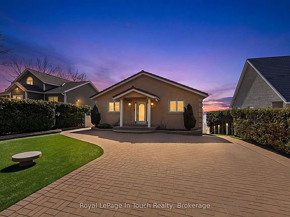 5th image of 32 Tiny Beaches Rd S