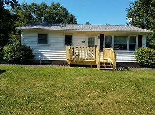 540 Burrwood Dr, Burr Oak, MI 49030