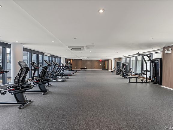 4th image of 144-49 Northern Blvd #403