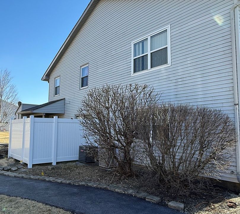1st image of 2334 Carnation Dr #320B