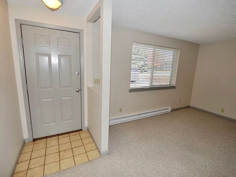 9972 N Hillview Dr — Photo 14