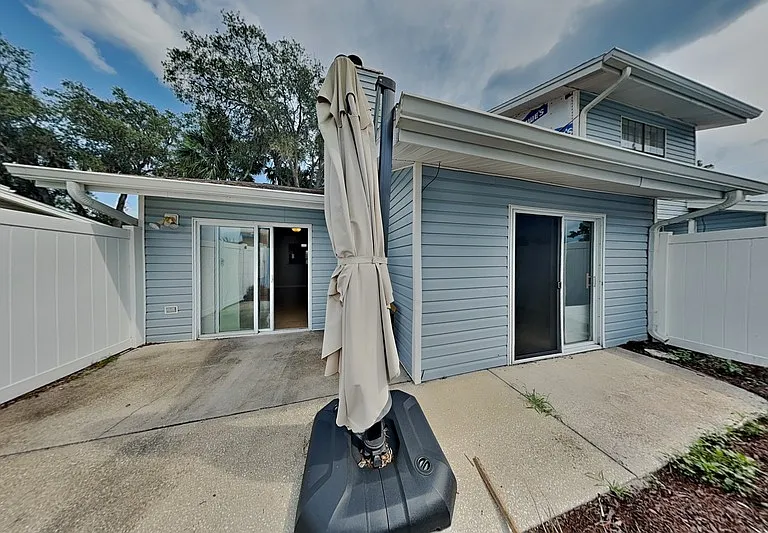111 Hidden Arbor Ct — Photo 16