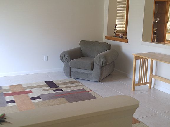 2nd image of 3043 Bloomsbury Dr