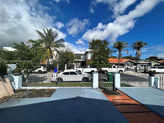 2nd image of 1352 SW 16th St