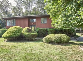 8 Durante Ct, Spring Valley, NY 10977