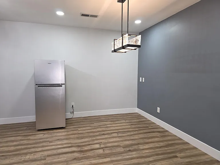 319 Silverberry Ct — Photo 6