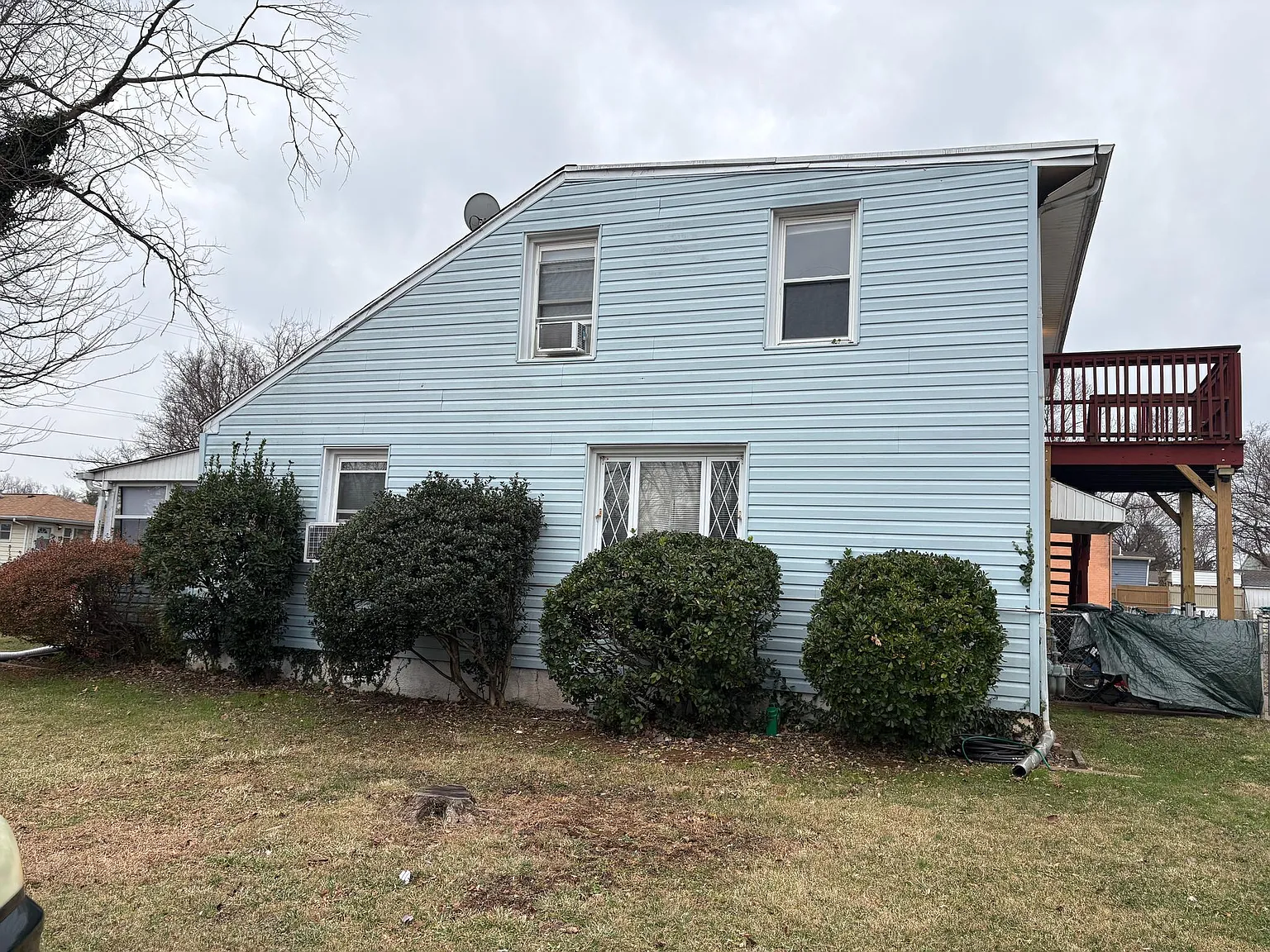 3 bed, 1.0 bath, 800 sqft, $1,350 — Photo 2