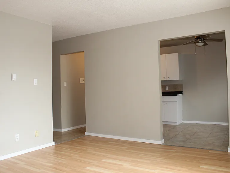 11930 104th St NW — Photo 9