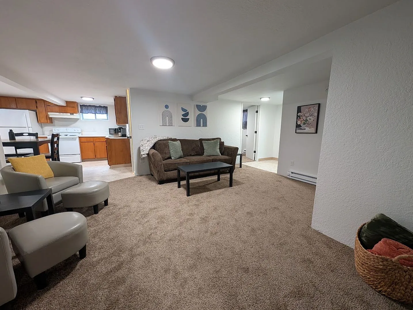 3 bed, 1.0 bath, 900 sqft, $2,250 — Photo 3