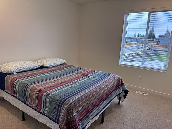 3rd image of 5033 87th Ave NE