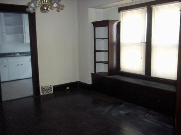 3rd image of 12713 Parkhill Ave