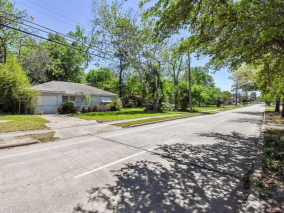 2nd image of 1930 Antoine Drive