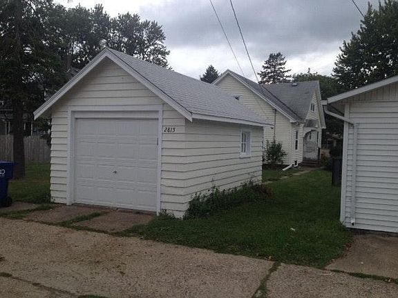 Garage w/opener