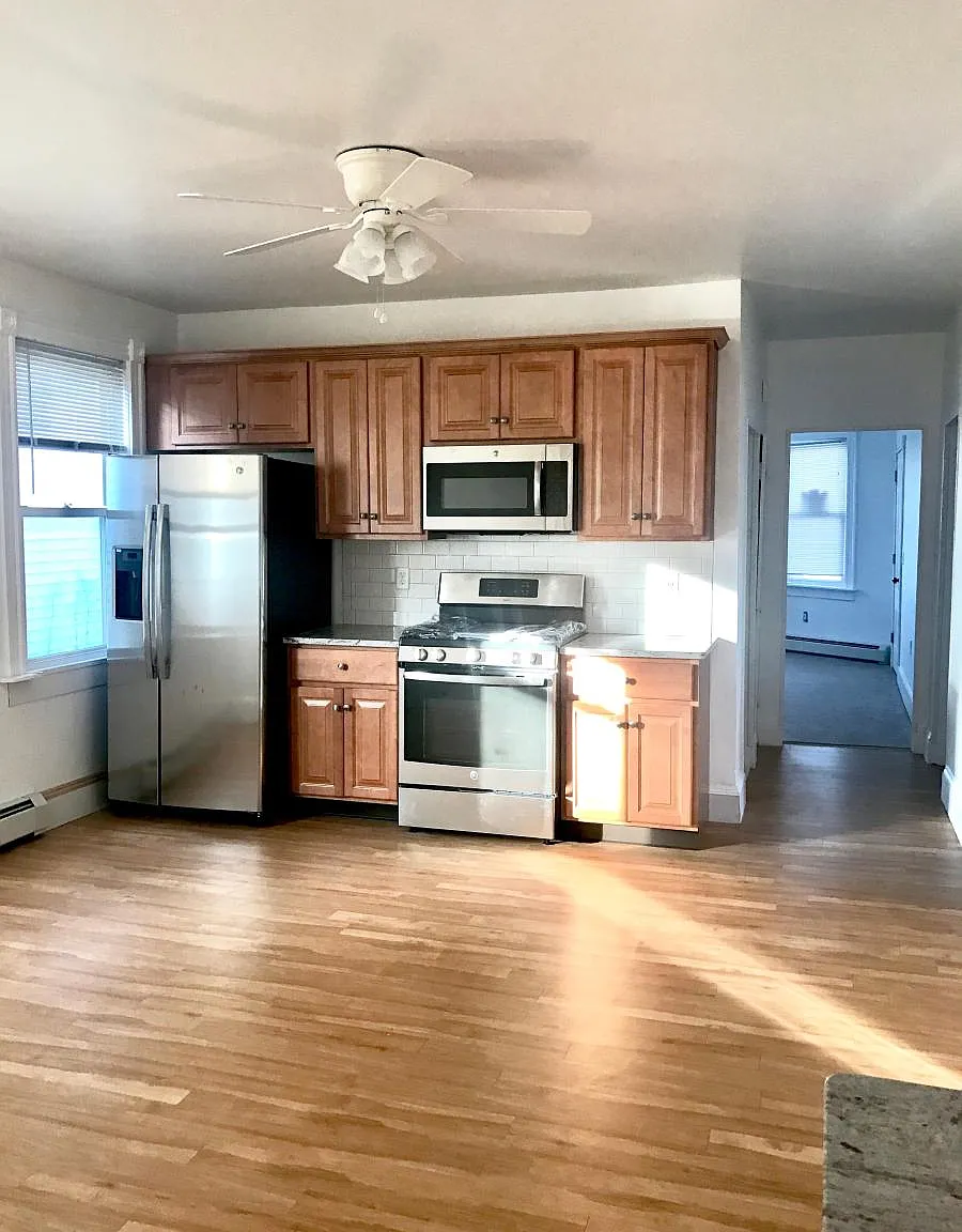 83 Brook Street — Photo 1