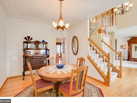 5th image of 875 Winterberry Dr