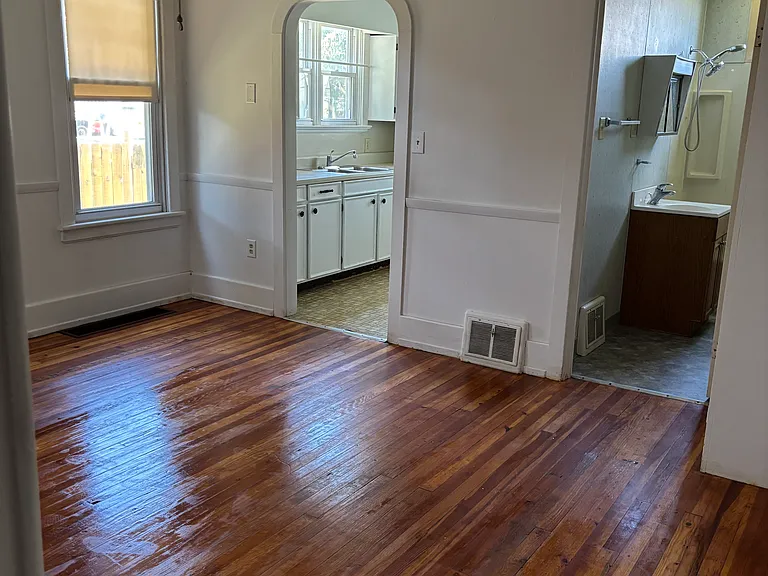 242 N Lincoln St #1 — Photo 7