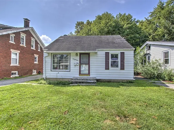 933 W Division St, Decatur, IL 62526