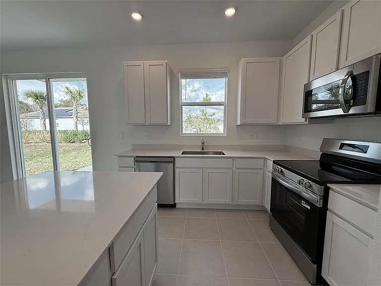 2747 Skyline Loop — Photo 3