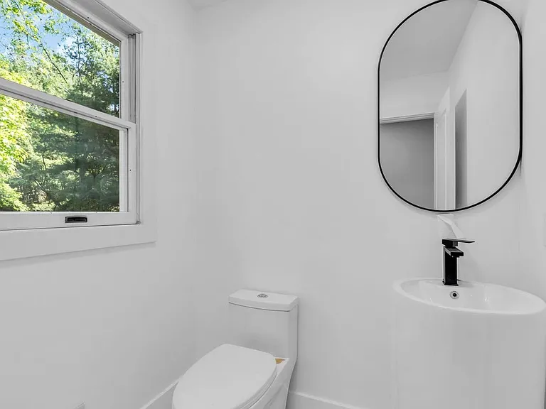 633 Eltone Rd — Photo 35