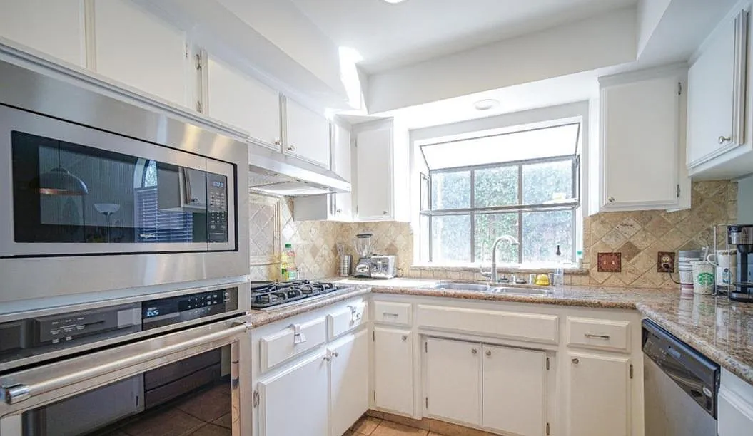 9905 Marilee Ave — Photo 4