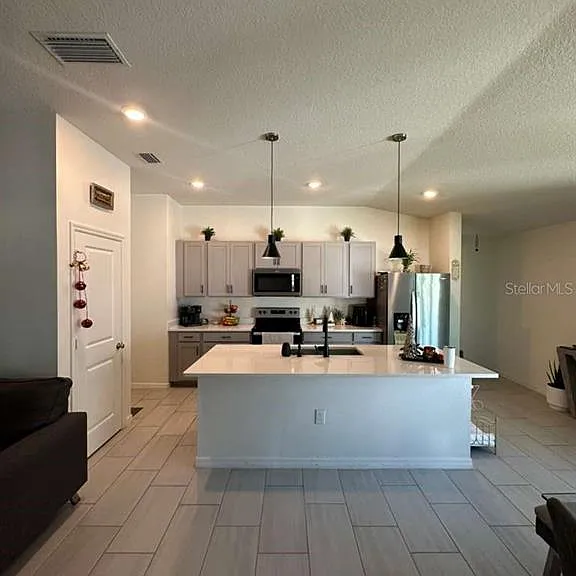 1027 Papaya Cir — Photo 6