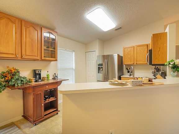 4th image of 1174 Targee St SE