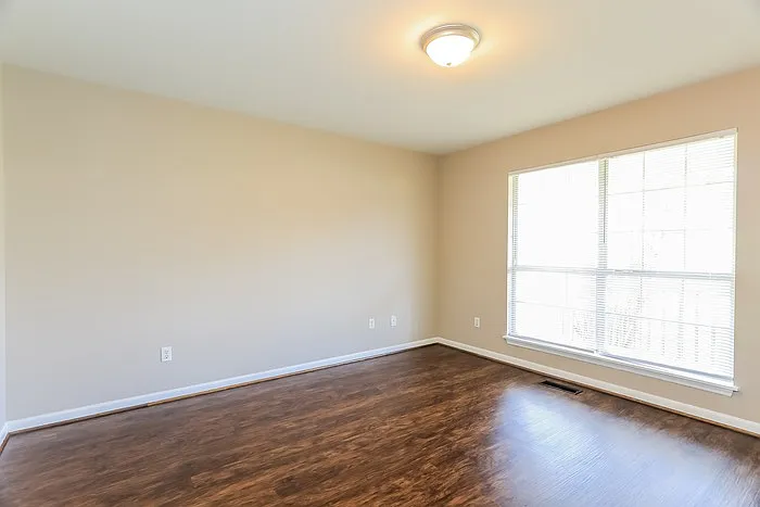333 Quail Hollow Rd — Photo 3