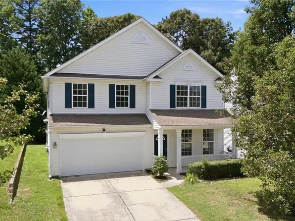 2211 Rindle Dr, High Point, NC 27262