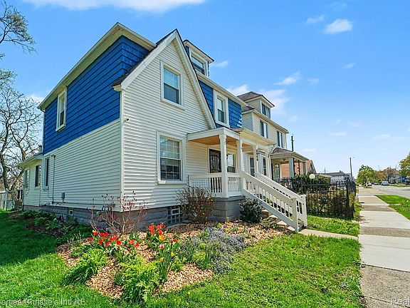2nd image of 2144 Fischer St