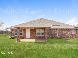806 E Pointe Court Ln, Mustang, OK 73064