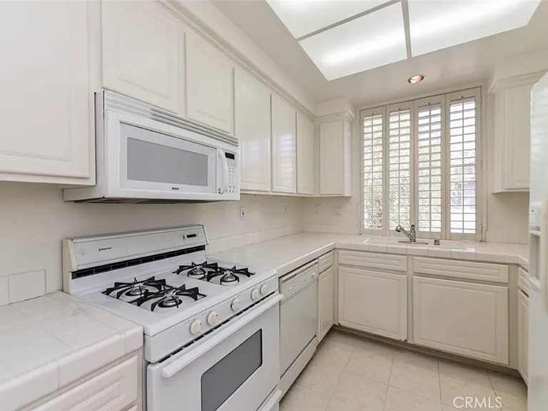 3400 Ladrillo Aisle — Photo 13