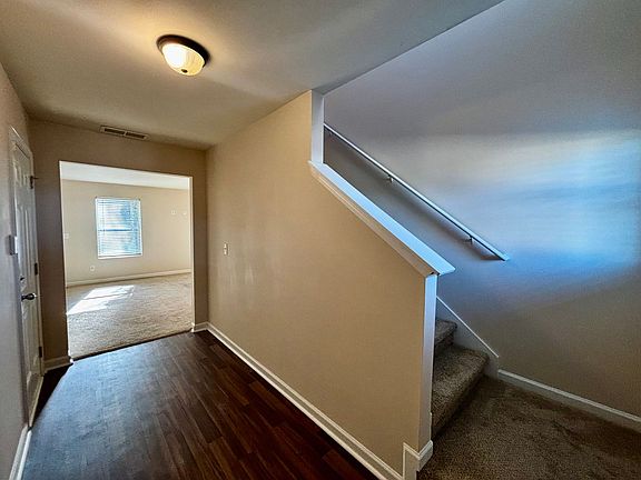 2nd image of 637 Carlton Pointe Dr